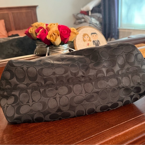 Vintage Like New Coach Madison Hailey Hobo Shoulder Bag - Picture 3 of 5